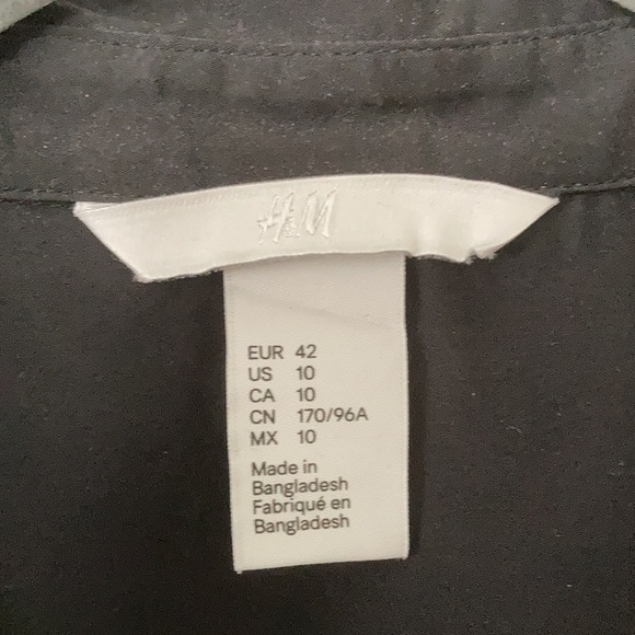 ⭐️ 3/$20 ⭐️ H&M cotton button-up blouse - Picture 3 of 4